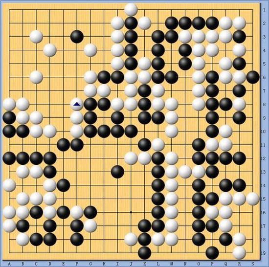 李世石与人工智能对阵棋局，李世石执黑先手。