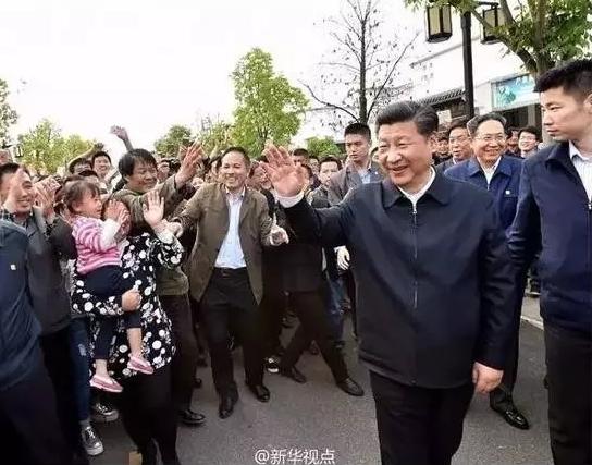 习近平近日在安徽凤阳县小岗村调研。