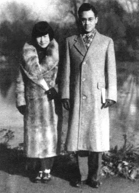 钱氏夫妇1936年摄于牛津大学公园。