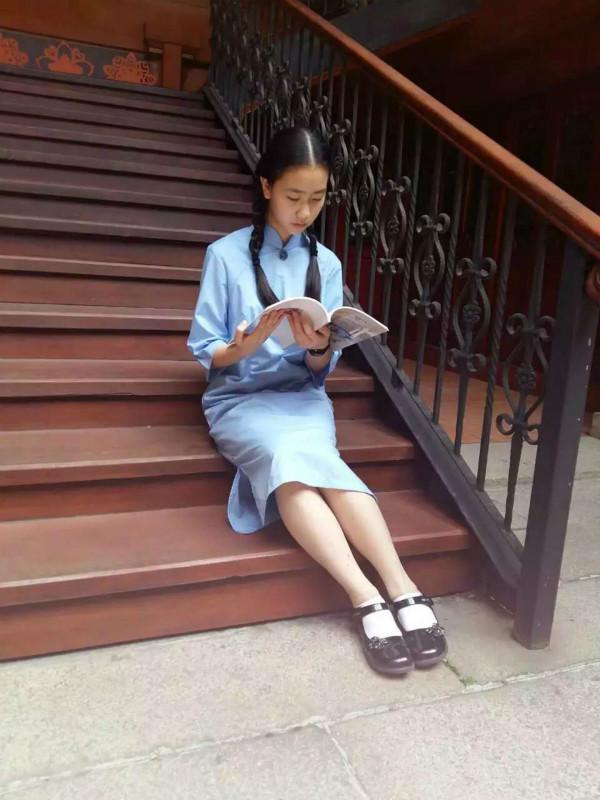 广州长堤真光中学把旗袍定为女生校服