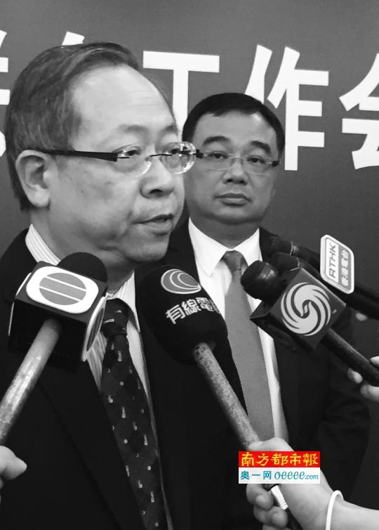 6月27日，在粤港边界打击偷渡行动第三次工作会议上，香港保安局局长黎栋国接受记者采访。 