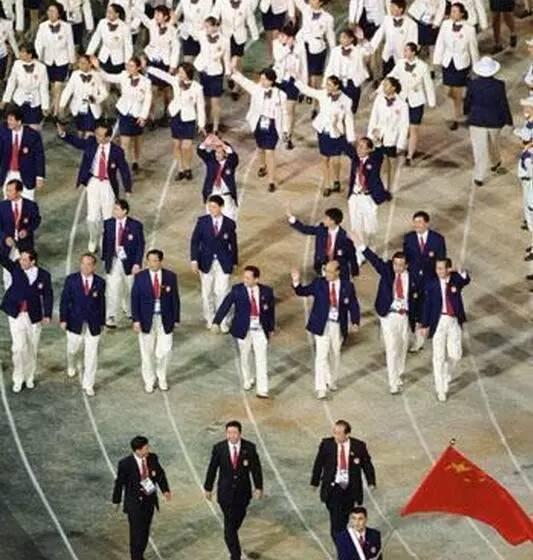 2000年的悉尼奥运会礼服。