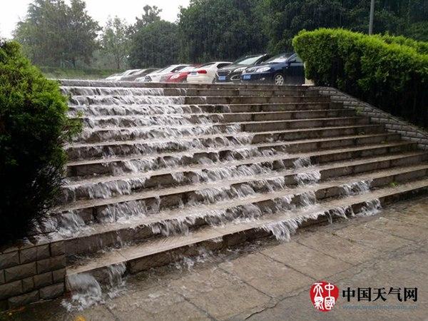 6月29日早上，贵州铜仁市东部地区遭受今年入汛来首场大暴雨灾害天气袭击。