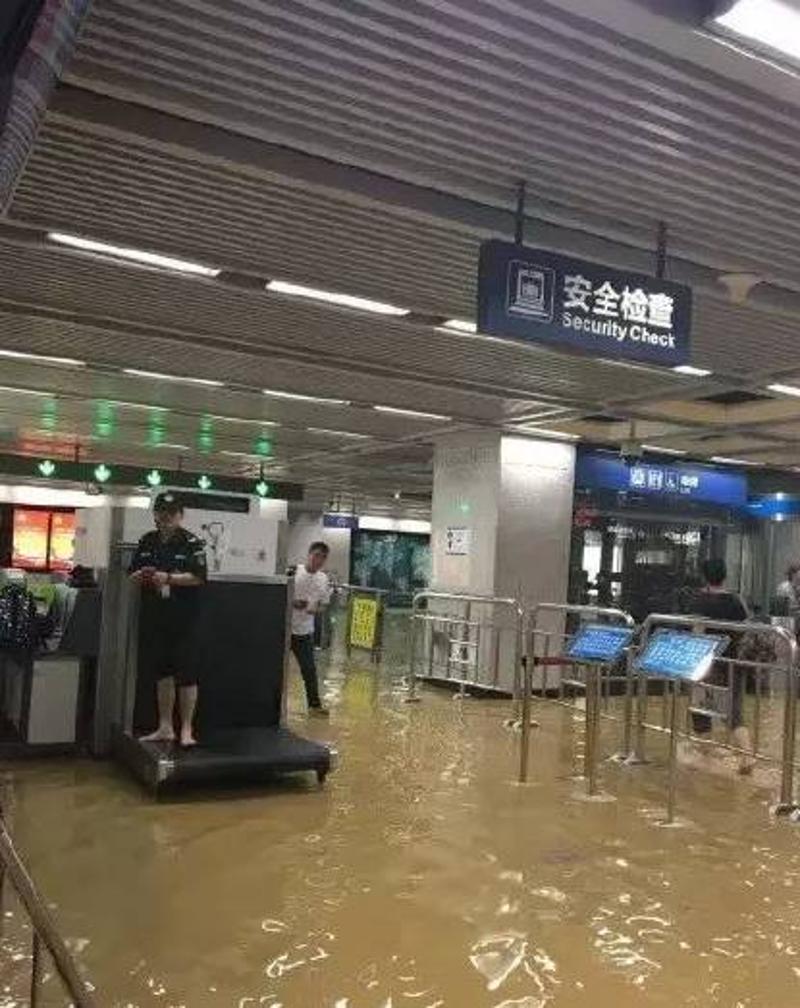 武汉大雨相关图片