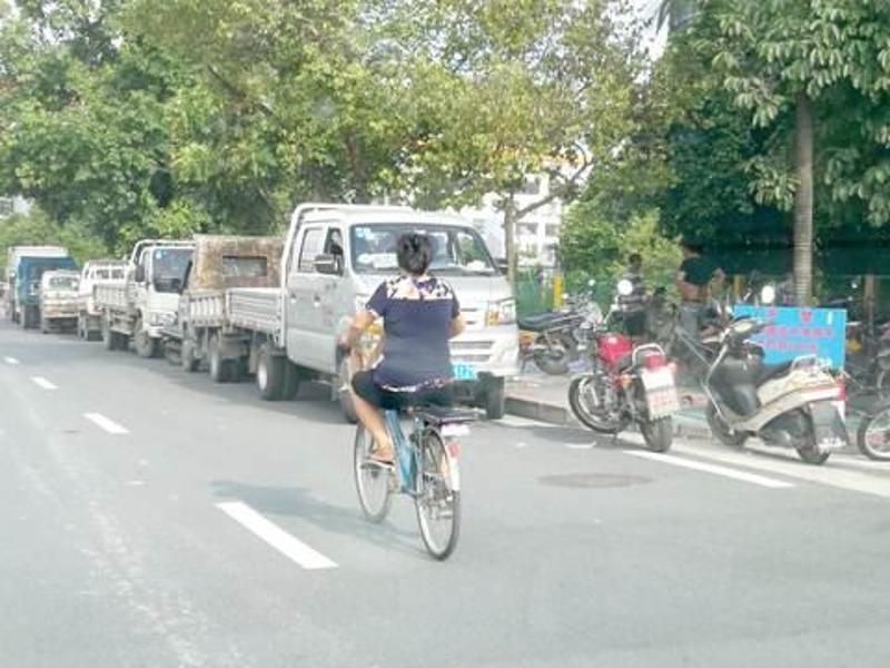 市区榕西路口附近路段。杨小琪 摄