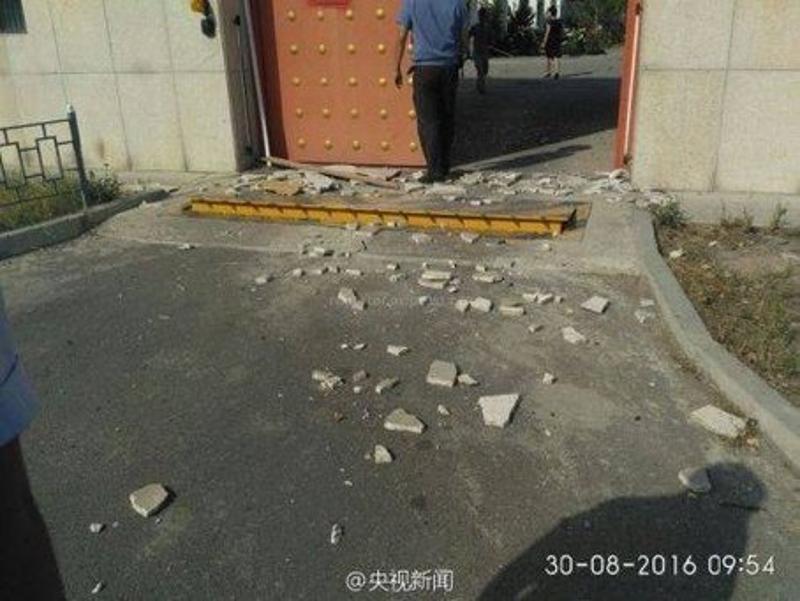 （中国驻吉尔吉斯斯坦大使馆遭遇爆炸袭击。现场图）