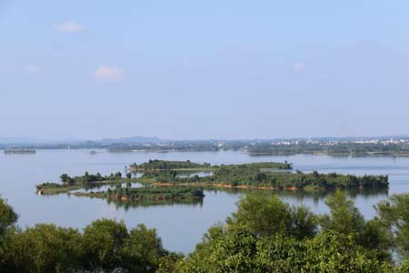 日前,水利部公布第十六批国家水利风景区名单,我市鹤地银湖景区榜上