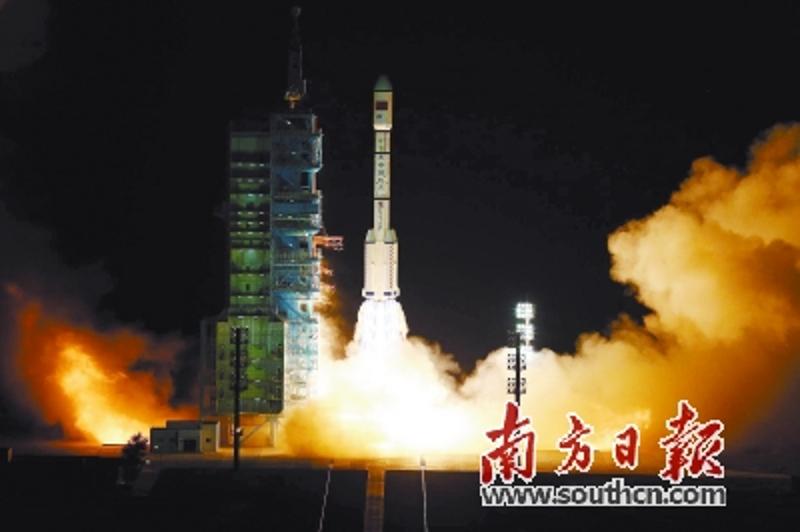  15日，我国在酒泉卫星发射中心用长征二号F T2火箭将天宫二号空间实验室发射升空。新华社发  