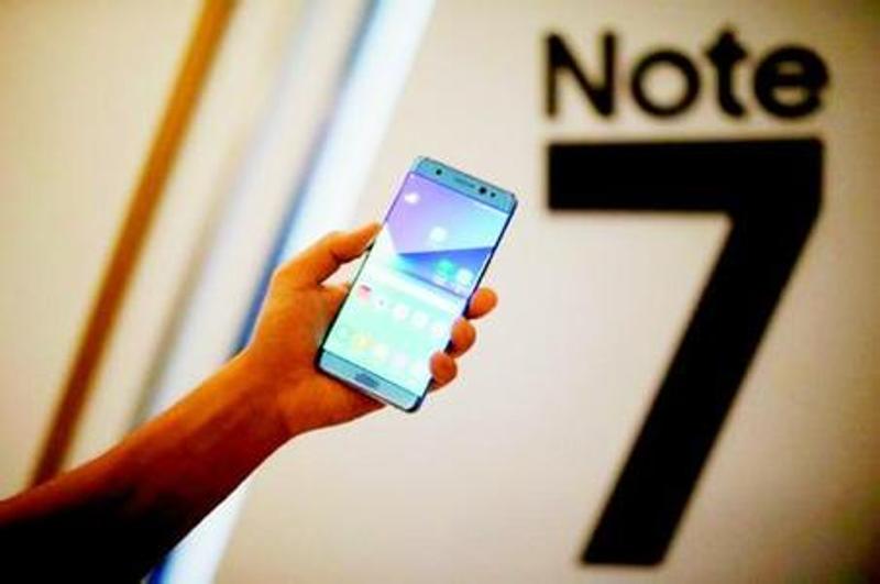 三星盖乐世Note7智能手机（资料图片）