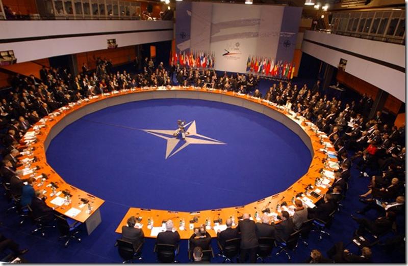 本周,北约举行成员国国防部长会议.