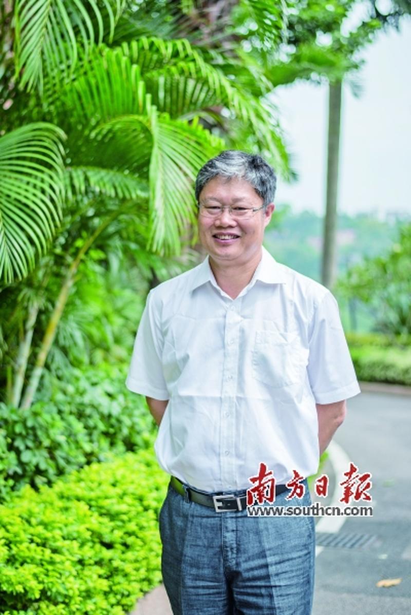 李青松 龚名扬摄嘉宾简介李青松,中国作协报告文学委员会委员,生态