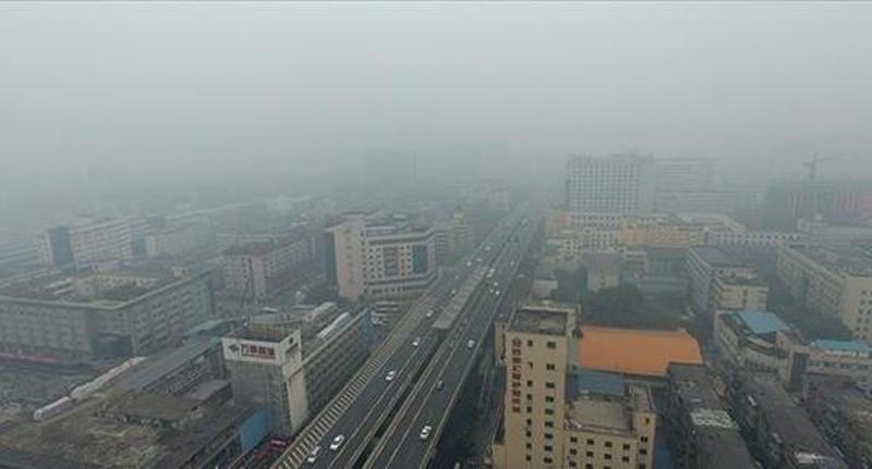 2016年11月15日，四川省成都市，雾霾来袭。 