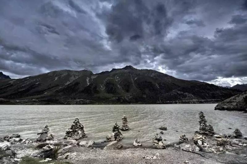 然乌湖（图片来源：艺龙旅行专家 TIM生命過客）