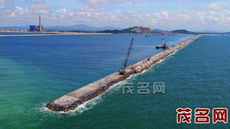 防波堤茂名晚报记者 余力