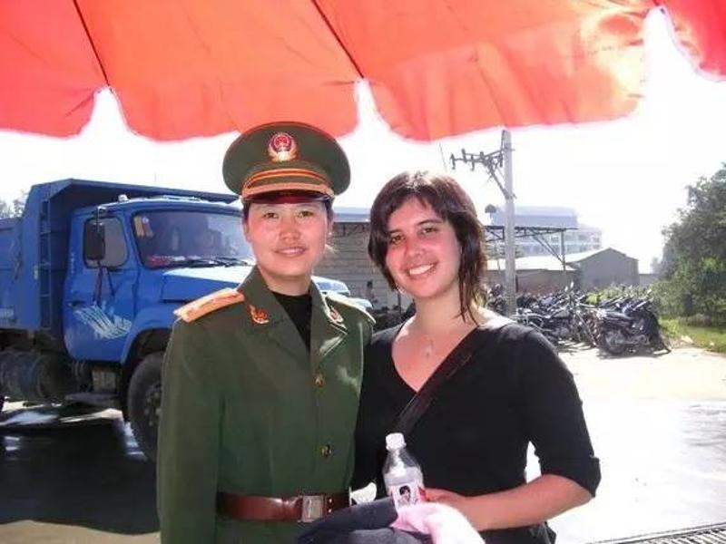 作者配图：我与中国军人，2006