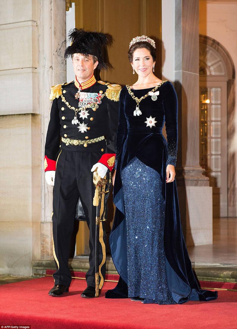 平民王妃很会穿!这位丹麦王妃就完全不输凯特