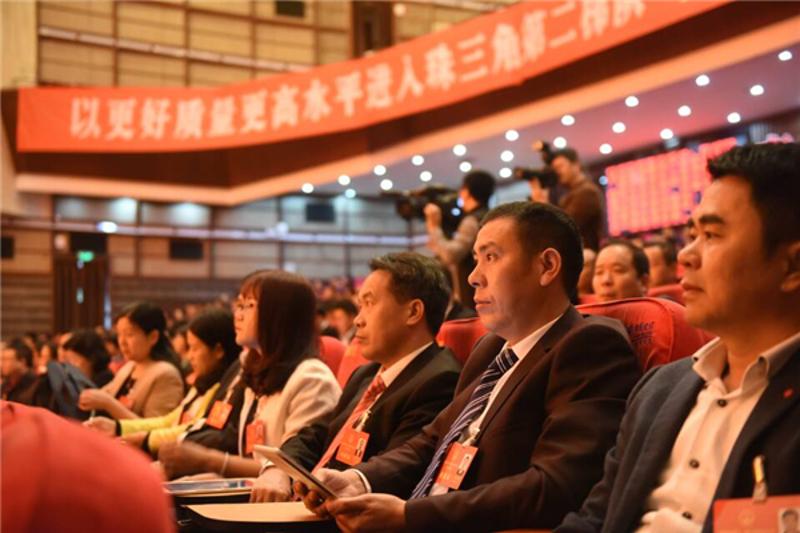 惠州市十二届人大一次会议举行第二次全体会议。梁维春 摄