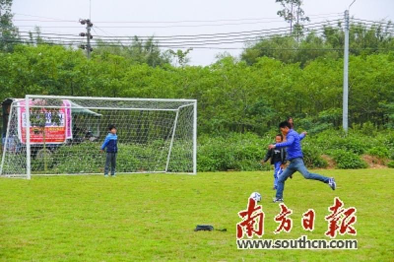 天下村乡村足球场已建成，春节后将全面对外开放。