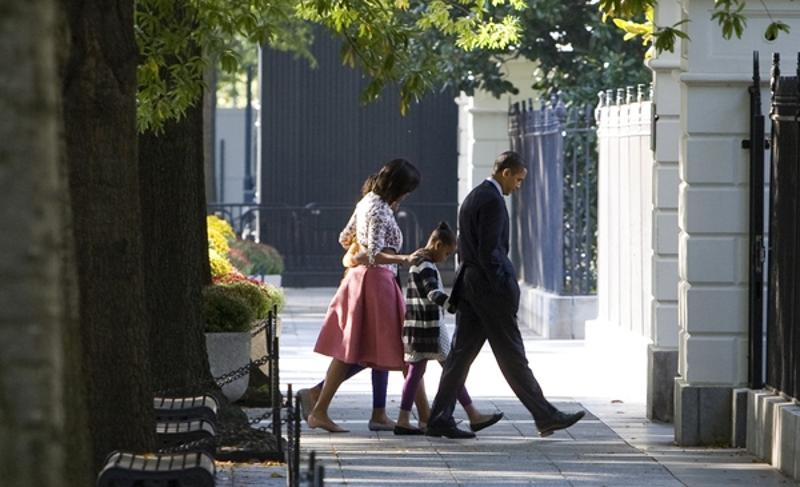 2009年10月11日，美国总统奥巴马一家到华盛顿的圣约翰圣公会教堂做礼拜。
