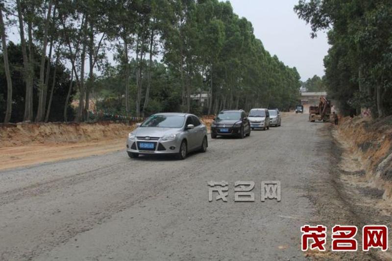 s284线化州石湾段通行困难,现已修复通车