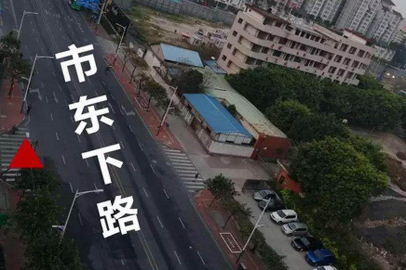 佛山市高级技工学校对面,与市东下路交界路口距离主干道兆祥路仅160余