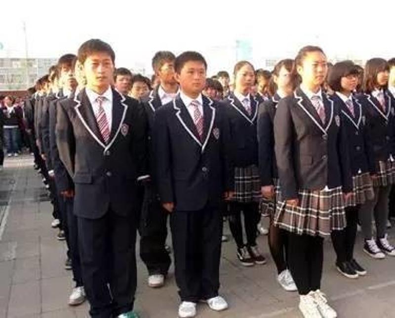 广东省质量技术监督局联合印发《关于进一步加强中小学生校服管理的