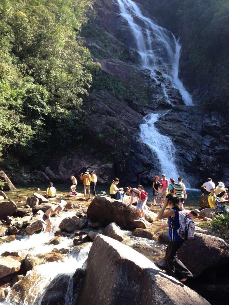 这里有山顶望海,扬石不到潭,次生原始森林狩猎,万顷碧波荡桨等旅行