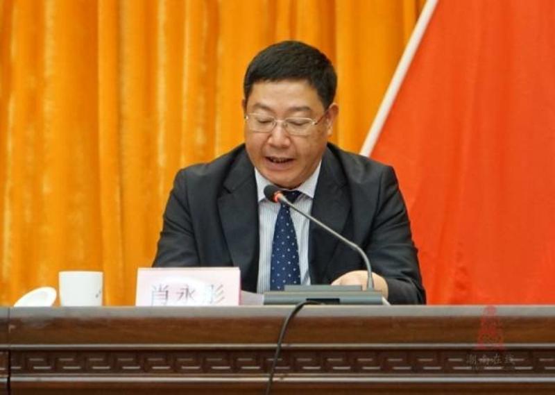 区委常委,常务副区长王楚彬宣读了《关于表彰2016年度潮南区优秀企业