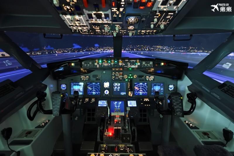 波音737-800ng 驾驶舱