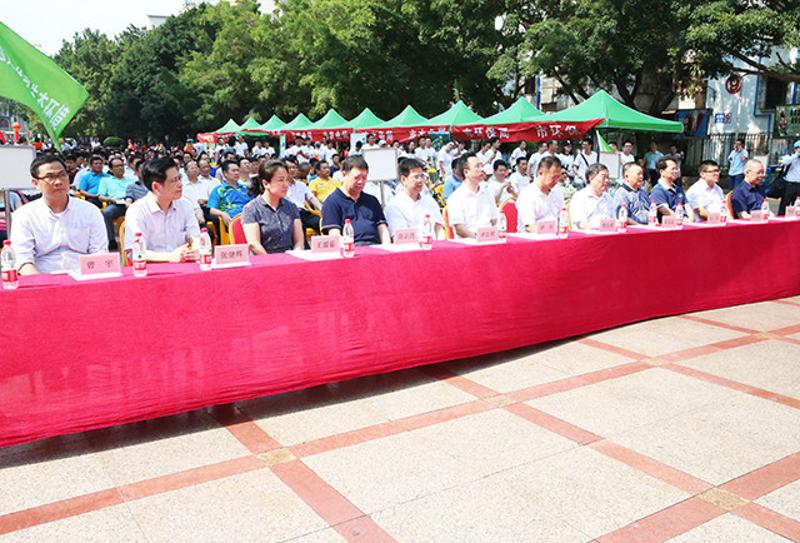 市教育局副调研员雷国富,惠州市住房和城乡规划建设局副局长陈训政,副