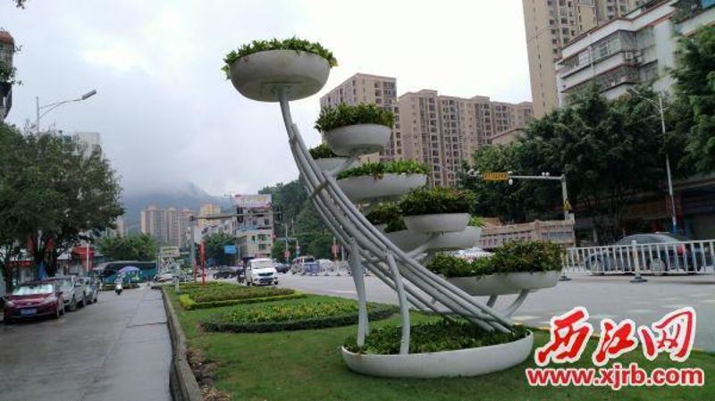 高要城区新增设的景观花架。西江日报记者 杨丽娟 摄
