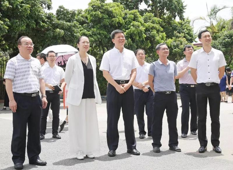 6月23日上午,韶关市文广新局局长王晓梅率队来到我镇开展文化精准