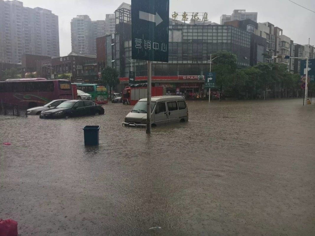 @珠海车主 台风暴雨天，这些做法能帮爱车减损