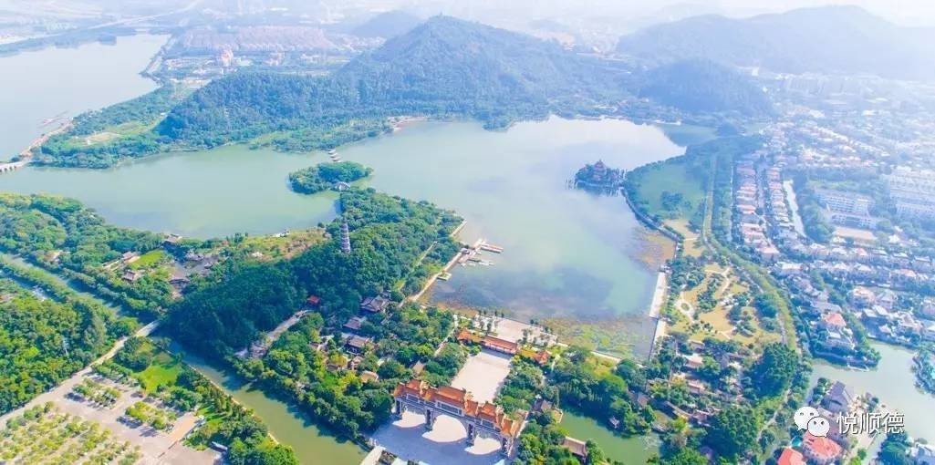 现在的顺峰山公园,是顺德"新十景"之一,有"青山,碧水,一寺,两湖,两塔