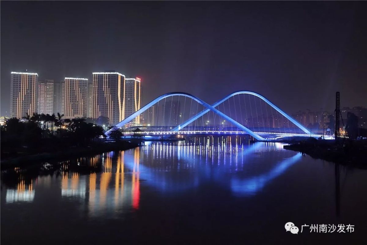 伙伴一起去看看南沙独有的夜景,凤凰一,二,三桥地处蕉门水道,凫洲水道