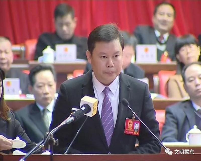 揭阳产业园党委副书记,管委会主任赖源凯代表揭阳产业园管委会在会上