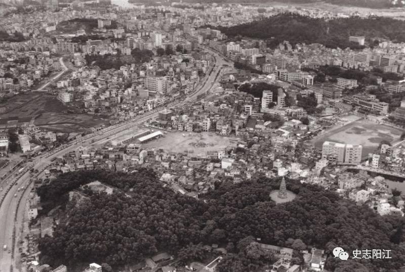 阳江市区旧貌 (1989年7月14日航拍)