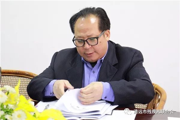 图为赵广明副理事长传达市纪委会议精神