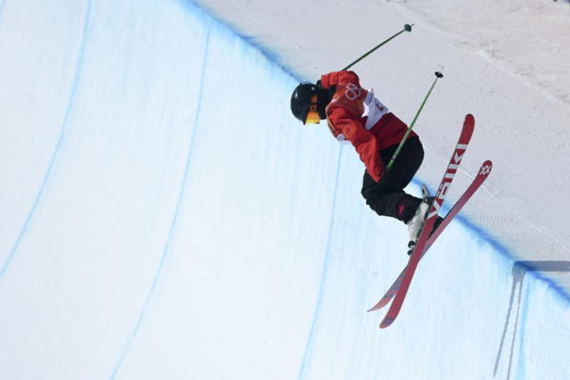 5岁的小将张可欣在19日进行的平昌冬奥会自由式滑雪女子u型场地比赛中