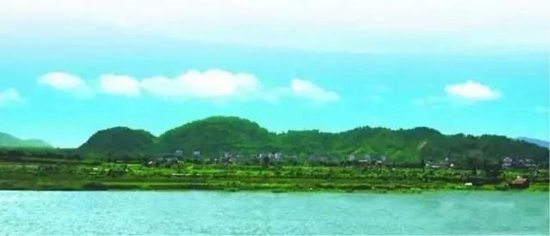 竹排村是神湾镇最南部的一个村, 四面环海 ,这个小岛,与珠海市斗门区
