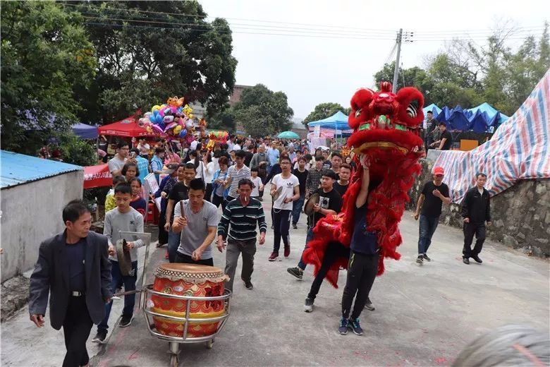 万人空巷!鹤山市最大规模的烧炮庙会在鹤城上演!