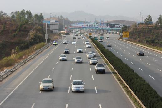 樂廣,京珠北高速迎節後返程高峰,將有近60萬輛次車入粵