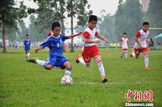 千名青少年足球運動員匯聚廣西享快樂足球