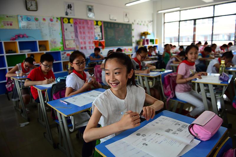 就在昨天,黄思菡收到了来自安徽艺术职业学院的"大学录取通知书,她以