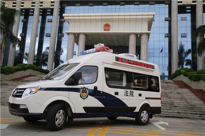 微缩法庭进村惠东法庭首次启用巡回审判车