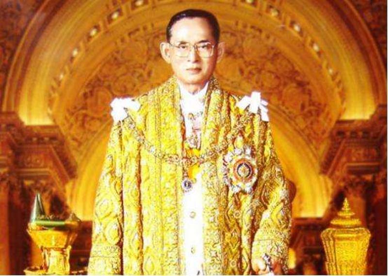 你知道吗泰国国王普密蓬有个中国名字历任泰王都姓郑
