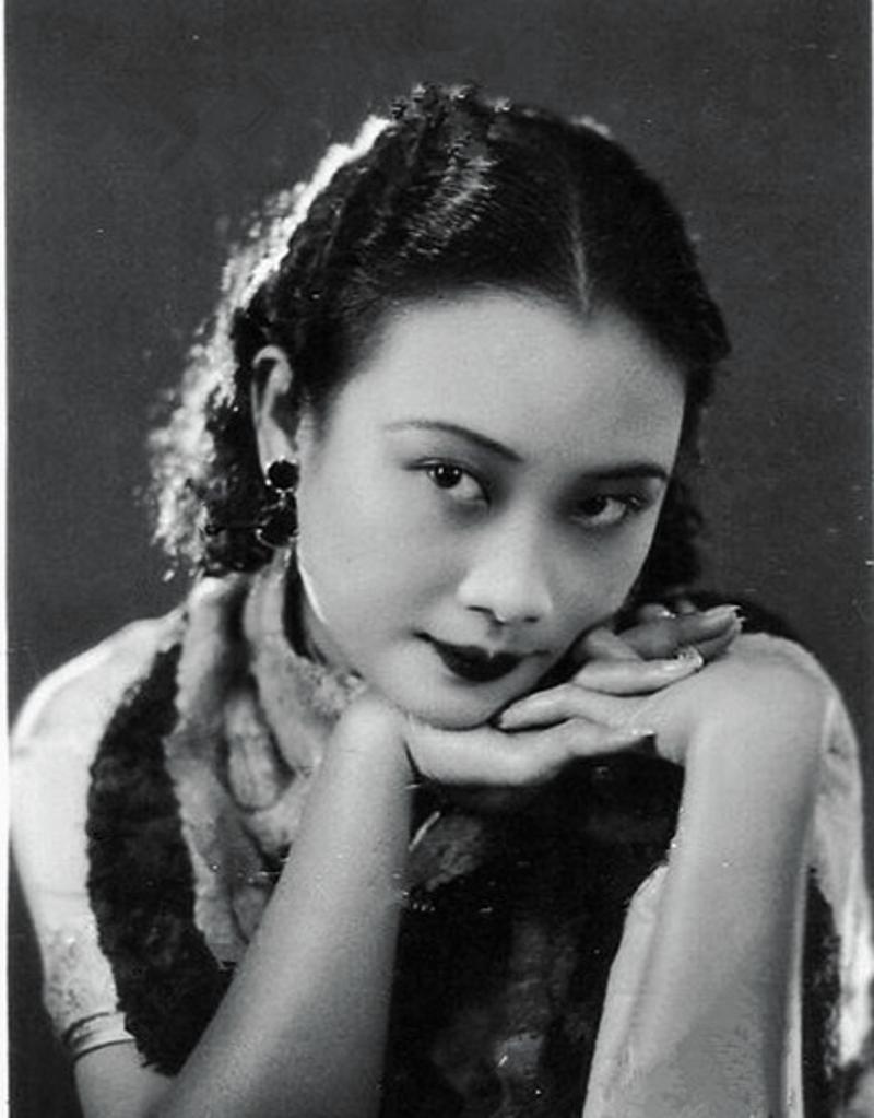她比夏梦更有名是中国第一位电影皇后她来自鹤山