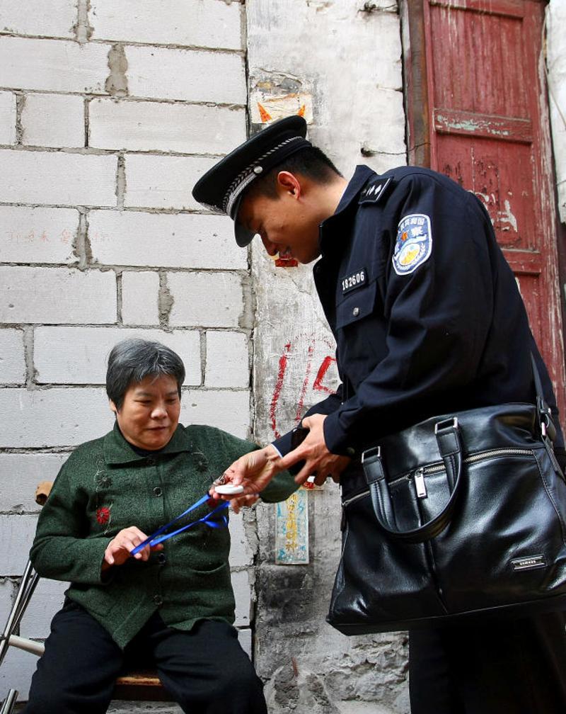 荔湾区老人平安钟图片