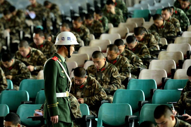 3月6日,武警广东省边防总队机动支队2017年度技术兵选拔通过全程势档