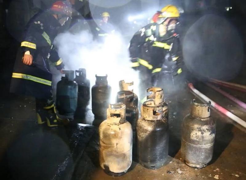 肇庆城东一民宅发生煤气泄漏爆炸!真相在这里!